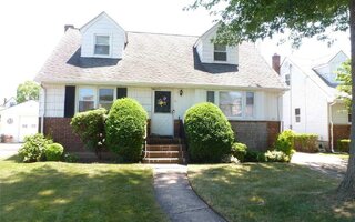 51 Oceanview Ave, Valley Stream, NY 11581