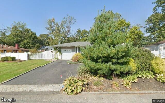 51 Van Cedar St, Brentwood, NY 11717