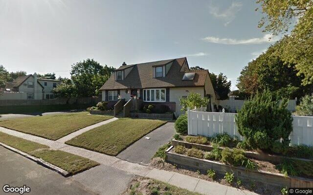 512 Leader Ave, North Babylon, NY 11703