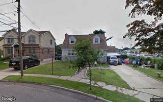 515 Latham Rd, Mineola, NY 11501