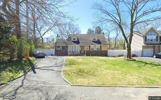 52 Crocus Ln, Commack, NY 11725