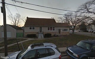 52 Hayes St, Freeport, NY 11520