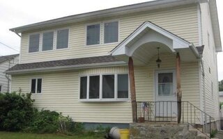 52 Kuhl Ave, Hicksville, NY 11801