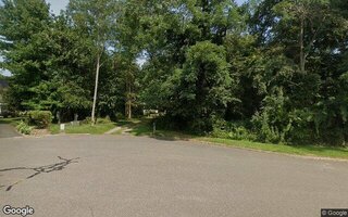 52 Lagoon Ct, Riverhead, NY 11901