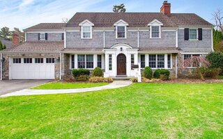 52 Northwoods Rd, Manhasset, NY 11030
