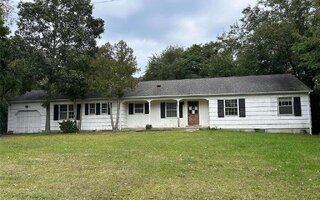 525 Landing Ln, Greenport, NY 11944