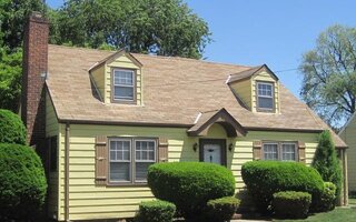 526 N 11th St, New Hyde Park, NY 11040