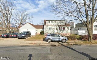 53 35th St, Copiague, NY 11726