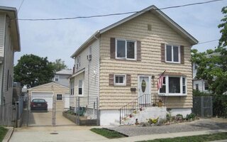53 4th Ave, East Rockaway, NY 11518