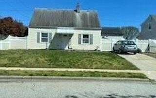 53 Anchor Ln, Levittown, NY 11756