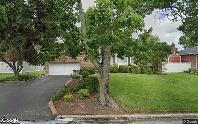 53 Eastfield Ln, Melville, NY 11747