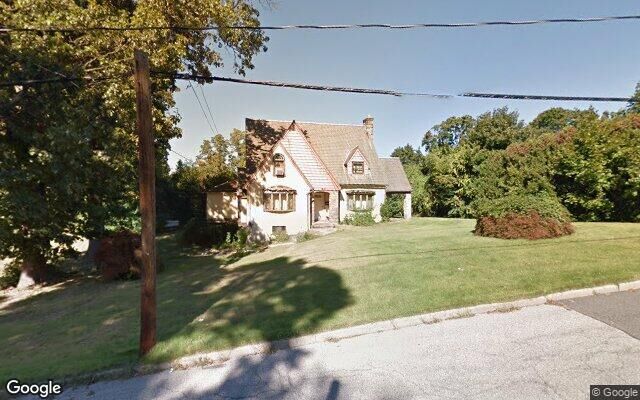 53 Robinson Ave, Glen Cove, NY 11542