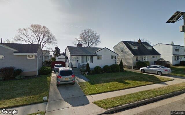 53 Tyler St, Freeport, NY 11520