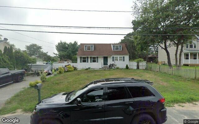 536 Donegan Ave, East Patchogue, NY 11772