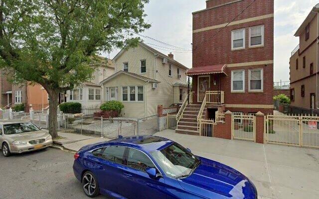 537 E 49th St, Brooklyn, NY 11203