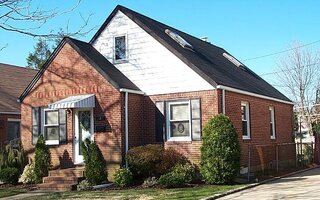 537 Liberty Ave, Williston Park, NY 11596