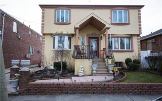 539 Bch 136th St, Belle Harbor, NY 11694