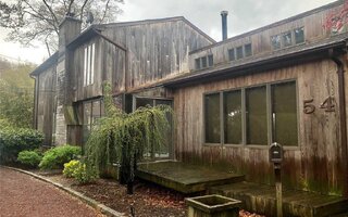 54 3rd St, West Islip, NY 11795