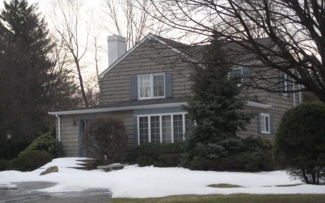 54 E Williston Ave, East Williston, NY 11596