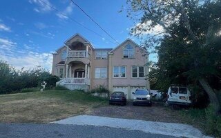 54 W Lake Dr, Patchogue, NY 11772