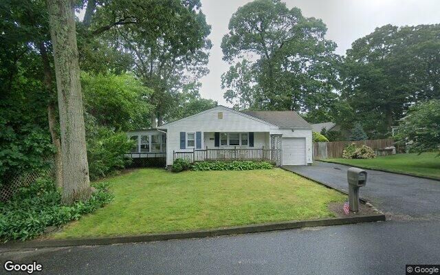 54 Webster Ave, Ronkonkoma, NY 11779