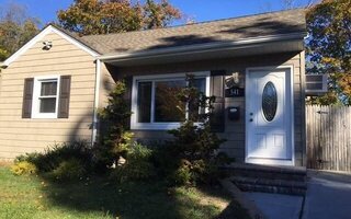541 Maple Ave, Patchogue, NY 11772