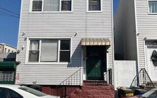 5436 Nurge Ave, Maspeth, NY 11378