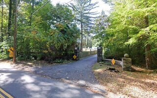 55 Sandy Hill Rd, Oyster Bay Cove, NY 11771