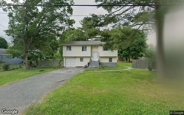 55 Columbus Ave, Brentwood, NY 11717