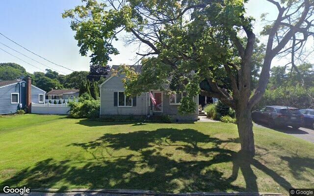 55 Furman Ave, East Patchogue, NY 11772