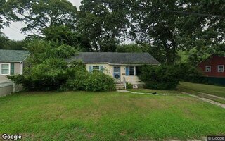 552 Howell Ct, Riverhead, NY 11901