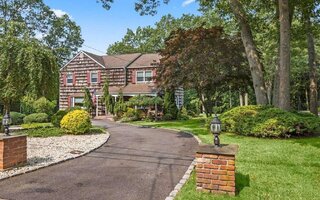56 Broadview Dr, Commack, NY 11725