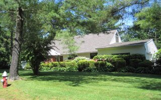 56 Crescent Beach Rd, Glen Cove, NY 11542