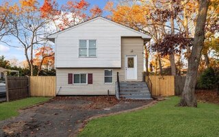 57 2nd St, Ronkonkoma, NY 11779