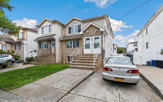57 Hemlock St, Staten Island, NY 10309