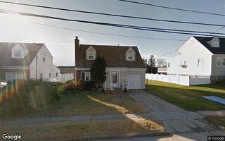 57 W 3rd St, Freeport, NY 11520