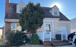 57 W 3rd St, Freeport, NY 11520