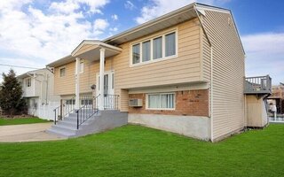 571 Nassau Ave, Freeport, NY 11520