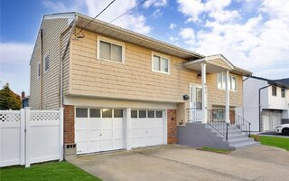 571 Nassau Ave, Freeport, NY 11520