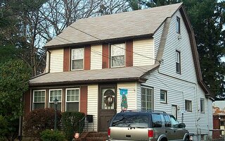 573 Elm St, West Hempstead, NY 11552