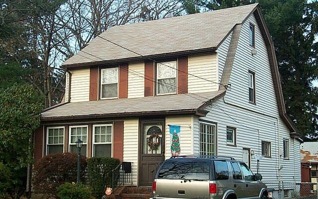 573 Elm St, West Hempstead, NY 11552