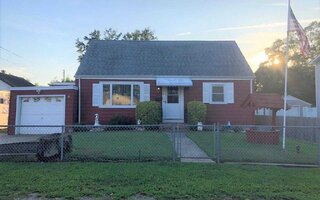 577 S 9th St, Lindenhurst, NY 11757
