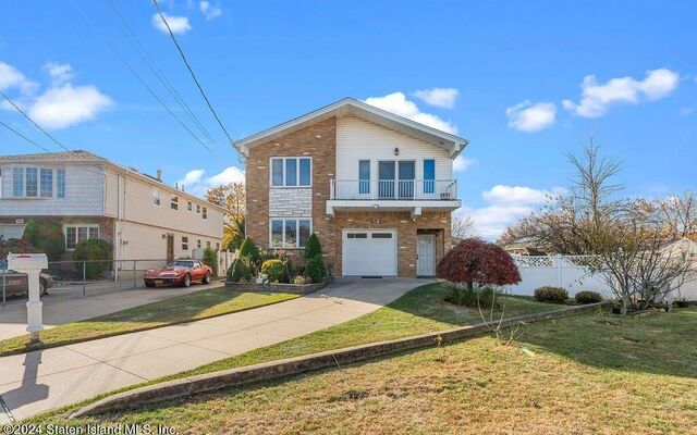 58 Carpenter Ave, Staten Island, NY 10314 (House View)