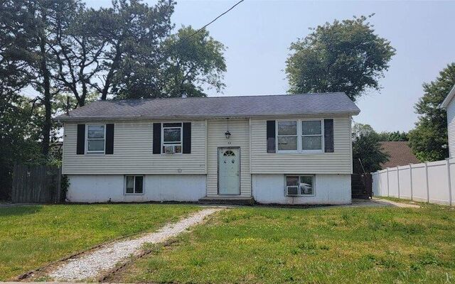 58 S 25th St, Wyandanch, NY 11798 (Yard)