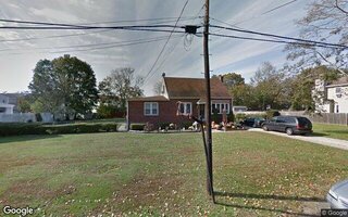587 Grand Ave, Lindenhurst, NY 11757