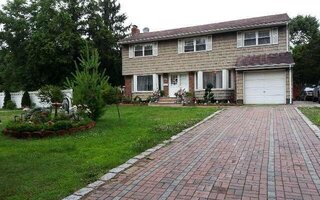 59 Half Hollow Rd, Commack, NY 11725