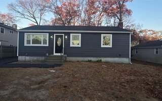 59 Hamilton St, Patchogue, NY 11772