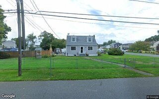 591 Rockaway St, West Islip, NY 11795