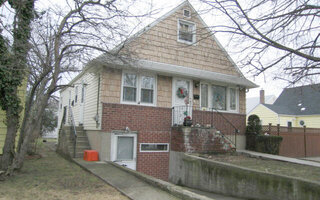 594 Fenworth Blvd, Franklin Square, NY 11010
