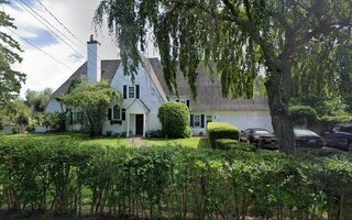 597 Chauncey Ln, Lawrence, NY 11559